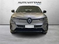 Usata Renault Megane E-Tech Techno 161 kW (220 CV) 2023 Grigio Berlina