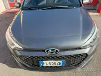 Usata Hyundai i20 73 CV (53 kW) 2017 Grigio Berlina