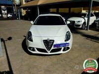 Usata Alfa Romeo Giulietta Distinctive 105 CV (77 kW) 2015 Bianco Utilitaria