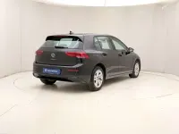 Usata VW Golf VIII Life 116 CV (85 kW) 2022 Grigio Berlina