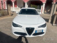 Usata Alfa Romeo Giulia Super 150 CV (110 kW) 2017 Bianco Berlina