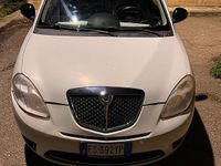 Usata Lancia Ypsilon 75 CV (55 kW) 2011 Bianco Utilitaria
