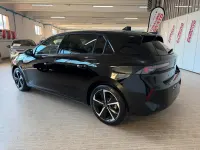 Usata Opel Astra Elegance 131 CV (96 kW) 2024 Nero Utilitaria