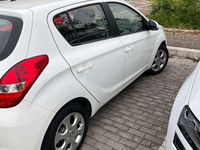 Usata Hyundai i20 Edition 77 CV (56 kW) 2011 Bianco Utilitaria