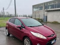 Usata Ford Fiesta Titanium 82 CV (60 kW) 2009 Rosso Utilitaria