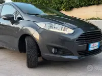 Usata Ford Fiesta 100 CV (73 kW) 2016 Grigio Utilitaria