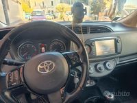 Usata Toyota Yaris 90 CV (66 kW) 2018 Grigio Utilitaria
