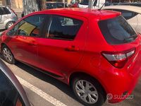Usata Toyota Yaris 107 CV (78 kW) 2019 Rosso Berlina