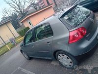 Usado VW Golf V 115 CV (84 kW) 2007 Gris Berlina