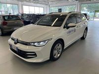 Usata VW Golf VIII Life 116 CV (85 kW) 2024 Bianco pastello Station wagon