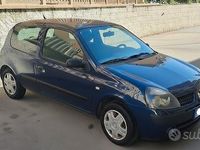 Usata Renault Clio II 54 CV (39 kW) 2003 Blu Berlina