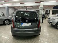 Usata Lancia Musa 77 CV (56 kW) 2011 Grigio Monovolume