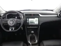 Usata MG ZS Luxury 106 CV (77 kW) 2024 Monument silver SUV