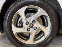 Usata Toyota Yaris Hybrid Cool 73 CV (53 kW) 2017 Bianco Berlina