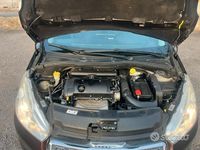 Usata Peugeot 208 Allure 120 CV (88 kW) 2013 Marrone Utilitaria
