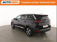 Usado Peugeot 5008 Allure 131 HP (96 kW) 2023 Castanho SUV