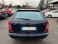 Usata Mercedes C200 Avantgarde 122 CV (89 kW) 2003 Blu Station wagon