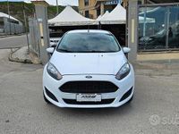 Begagnad Ford Fiesta 75 HK (55 kW) 2016 Grå Van