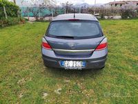 Usata Opel Astra 101 CV (74 kW) 2005 Grigio Berlina