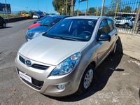 Usata Hyundai i20 Comfort 75 CV (55 kW) 2009 Giallo Berlina