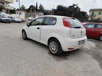 Usata Fiat Punto Young 85 CV (62 kW) 2015 Bianco Utilitaria
