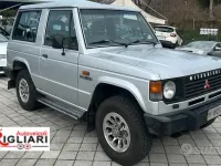 Usata Mitsubishi Pajero Top 84 CV (61 kW) 1988 Grigio SUV