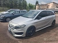 Usata Mercedes B180 AMG 109 CV (80 kW) 2016 Grigio Monovolume