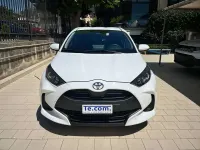 Usata Toyota Yaris Hybrid Active 92 CV (67 kW) 2025 Bianco Berlina