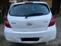 Usata Hyundai i20 78 CV (57 kW) 2011 Bianco Utilitaria