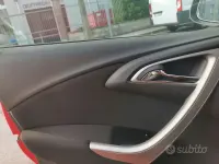 Usata Opel Astra 110 CV (80 kW) 2010 Rosso Berlina