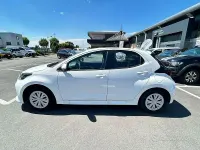 Usata Toyota Yaris Hybrid Active 115 CV (84 kW) 2025 Bianco Berlina