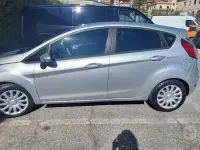 Usata Ford Fiesta Titanium 75 CV (55 kW) 2015 Grigio Utilitaria