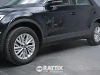 Usata VW T-Roc Life 116 CV (85 kW) 2025 Deep black SUV