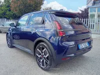 Usata Renault 5 E-Tech 77 kW (106 CV) 2024 Blu Berlina