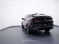 Usata BMW X6 M Sport 340 CV (250 kW) 2022 Saphirschwarz metallizzato SUV