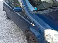 Usata Toyota Yaris 65 CV (47 kW) 2003 Bluazzurro Utilitaria