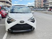Usata Toyota Aygo Connect Style 72 CV (52 kW) 2020 Bianco Utilitaria