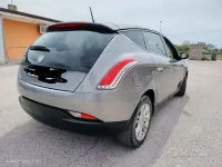 Usata Lancia Delta 120 CV (88 kW) 2011 Grigio Utilitaria