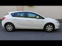 Usata Opel Astra 101 CV (74 kW) 2010 Bianco Berlina