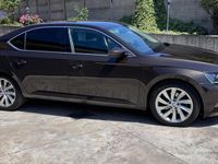 Usata Skoda Superb 140 CV (102 kW) 2016 Marrone Berlina