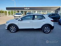 Usata Kia Stonic Style 83 CV (61 kW) 2022 Bianco SUV