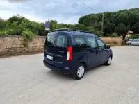 Usata Dacia Dokker Lauréate 90 CV (66 kW) 2017 Blu Monovolume