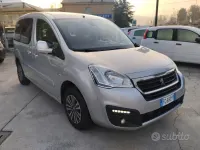 Gebraucht Peugeot Partner Tepee Active 99 PS (72 kW) 2017 Grau Van / Kleinbus