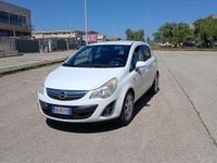 Usado Opel Corsa Edition 95 HP (69 kW) 2013 Branco Citadino