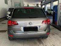 Usata VW Touareg 245 CV (180 kW) 2012 Grigio SUV