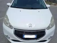 Usata Peugeot 208 Allure 95 CV (69 kW) 2014 Bianco Utilitaria