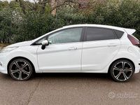 Usata Ford Fiesta Titanium 95 CV (69 kW) 2010 Bianco Utilitaria
