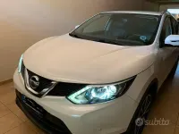 Usata Nissan Qashqai Tekna 131 CV (96 kW) 2016 Bianco SUV