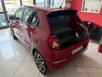 Usado Renault Twingo Intens 90 HP (66 kW) 2019 Vermelho Citadino