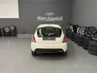 Usata Lancia Ypsilon 69 CV (50 kW) 2014 Bianco Utilitaria